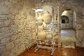 Display case-amphorae